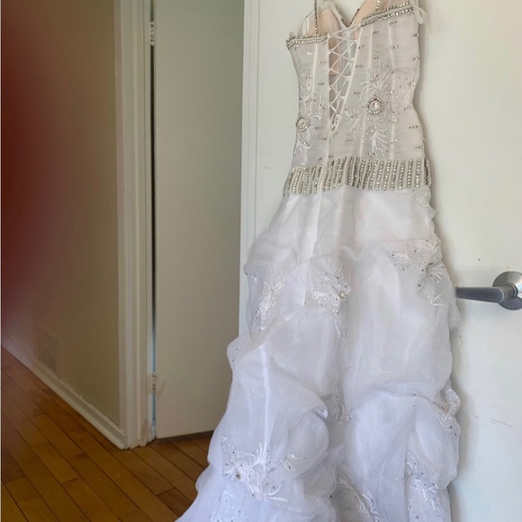 Wedding dress - Picture 6 of 8